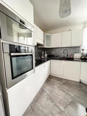 Maison - 90 m² - 5 pièces