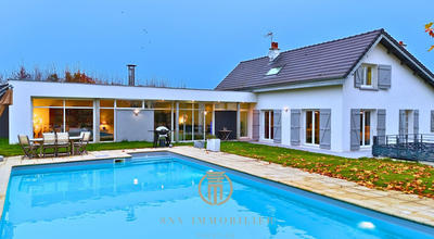 Villa - 247 m² - 7 pièces