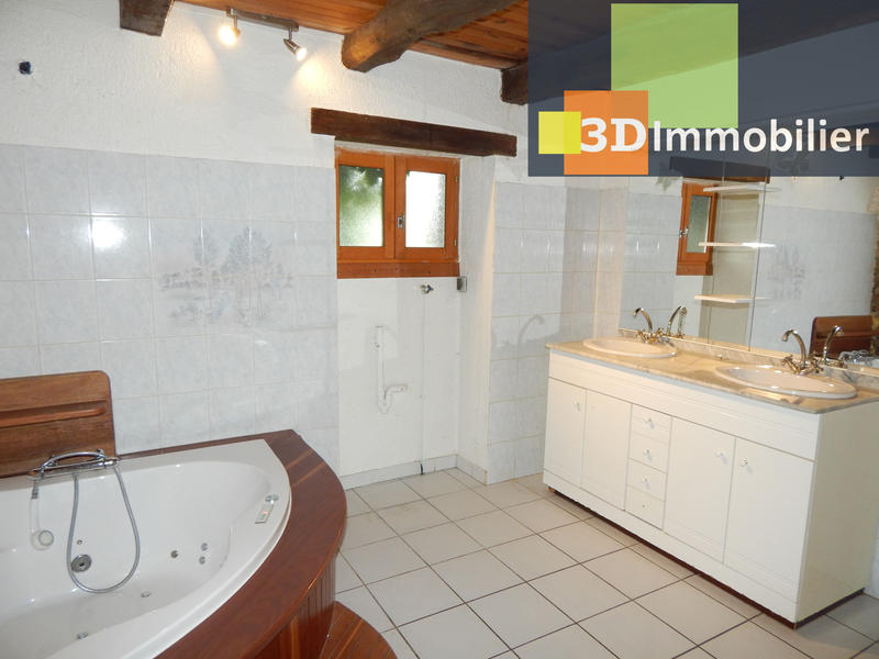 Maison - 225 m² - 9 pièces