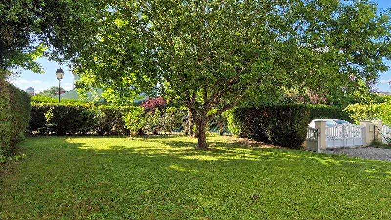 Maison - 210 m² - 8 pièces