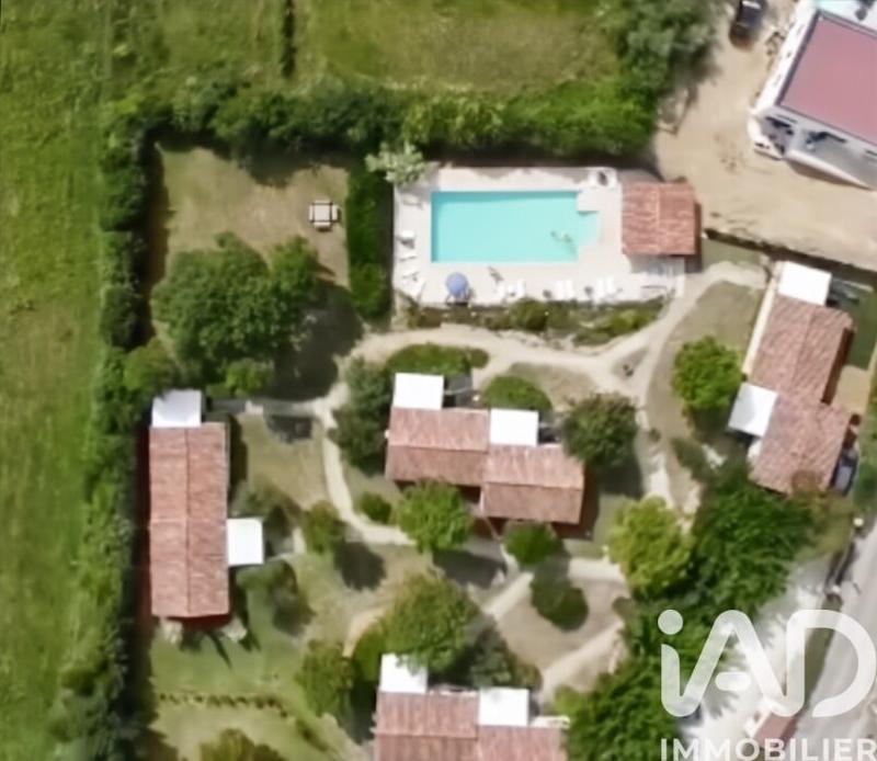 Maison - 440 m² - 28 pièces