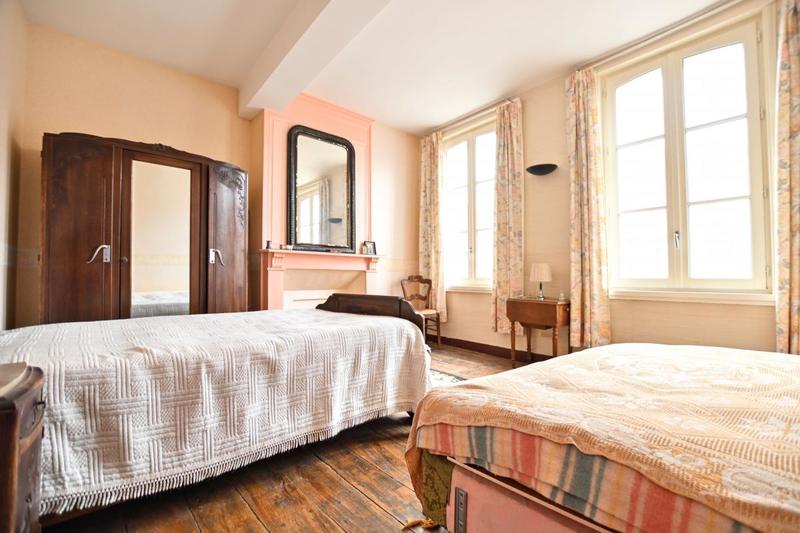 Maison - 184 m² - 6 pièces