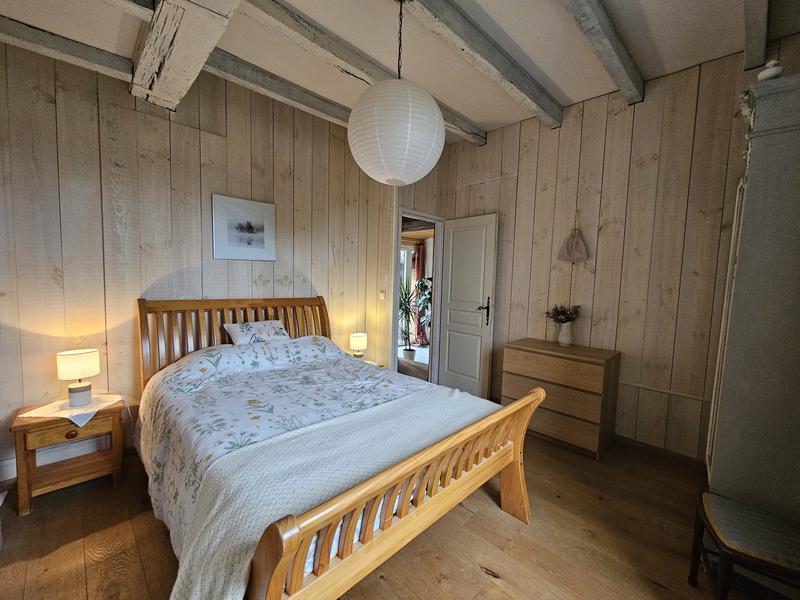 Maison traditionnelle - 250 m² - 10 pièces