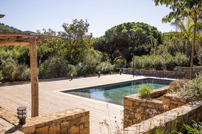 Maison - 250 m² - 5 pièces