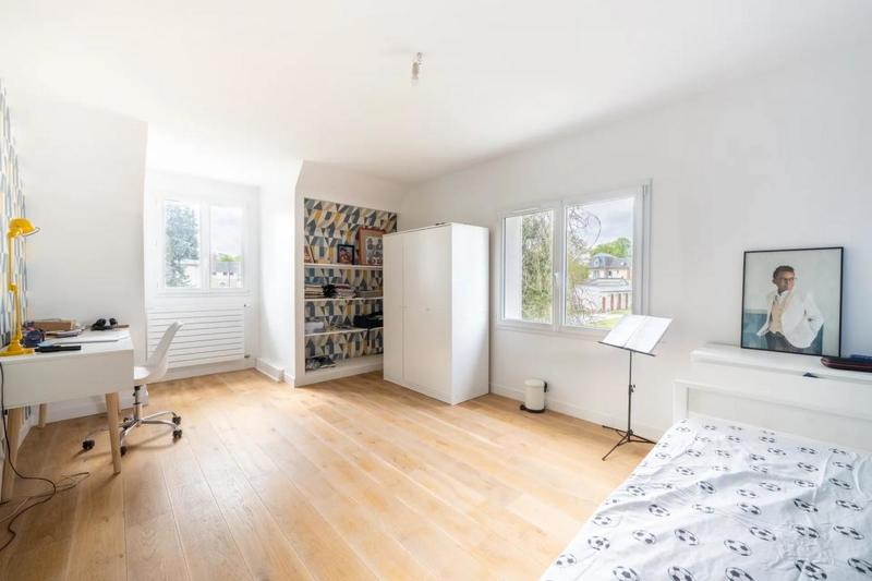 Demeure - 195 m² - 9 pièces