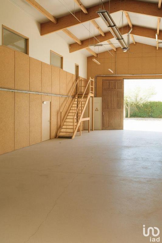 Local commercial - 978 m²