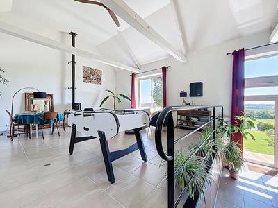 Maison - 408 m² - 11 pièces