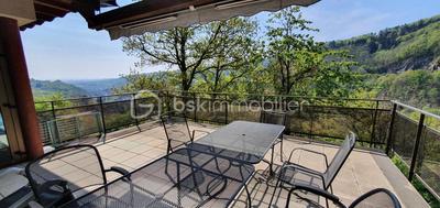 Propriété - 312 m² - 7 pièces