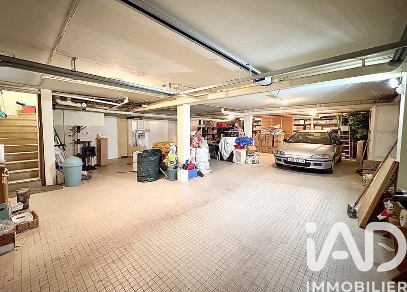 Maison - 216 m² - 10 pièces