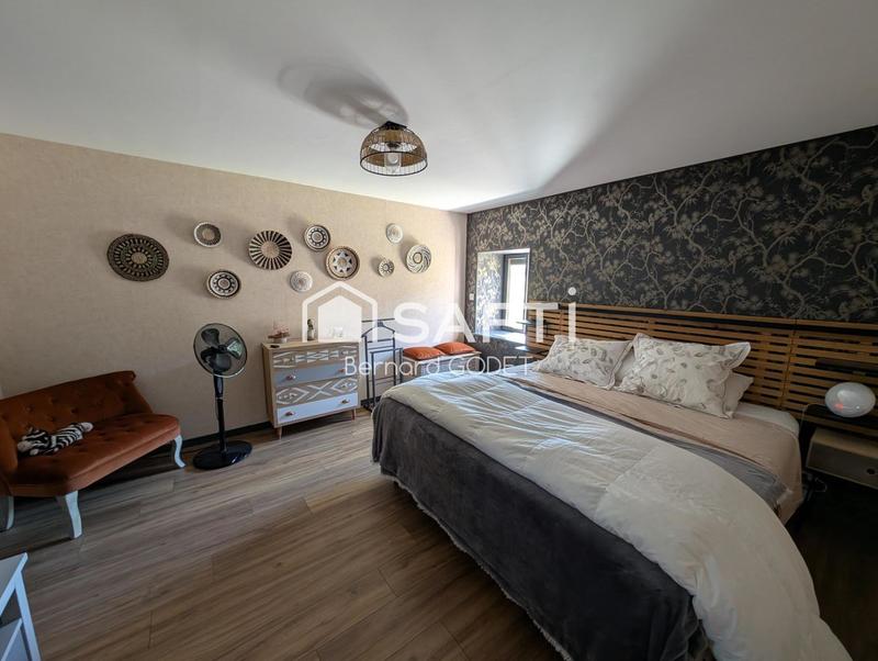 Maison - 338 m² - 11 pièces