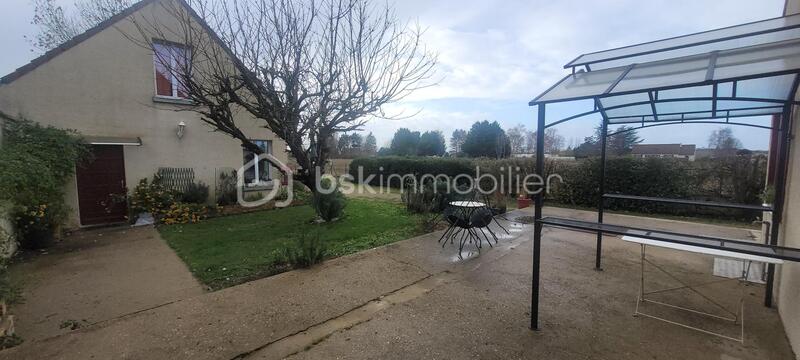 Maison traditionnelle - 120 m² - 6 pièces