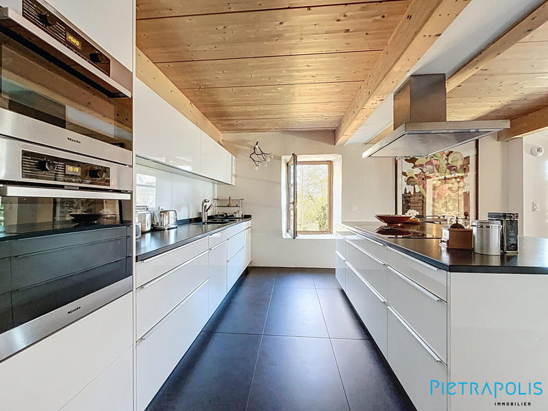 Maison - 289 m² - 8 pièces