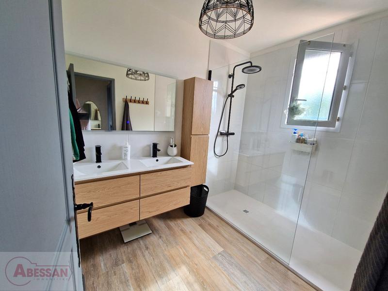 Maison - 93 m² - 5 pièces