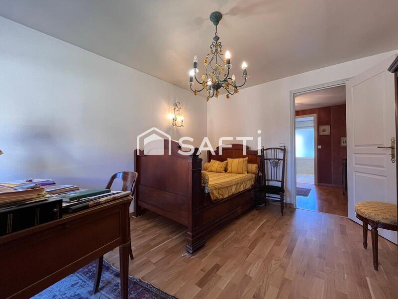 Maison - 177 m² - 6 pièces