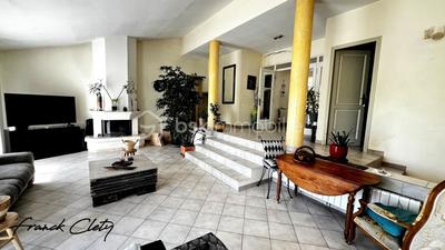 Villa - 180 m² - 7 pièces