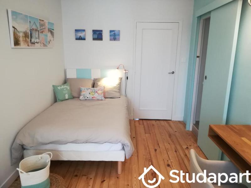 Chambre - 10 m² - 1 pièce