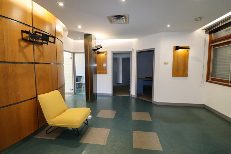 Immeuble - 120 m² - 1 pièce