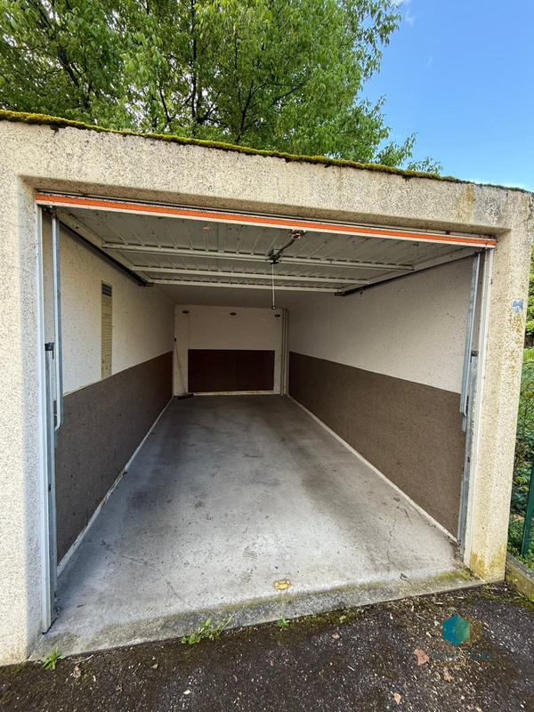 Parking / Garage - 12 m²