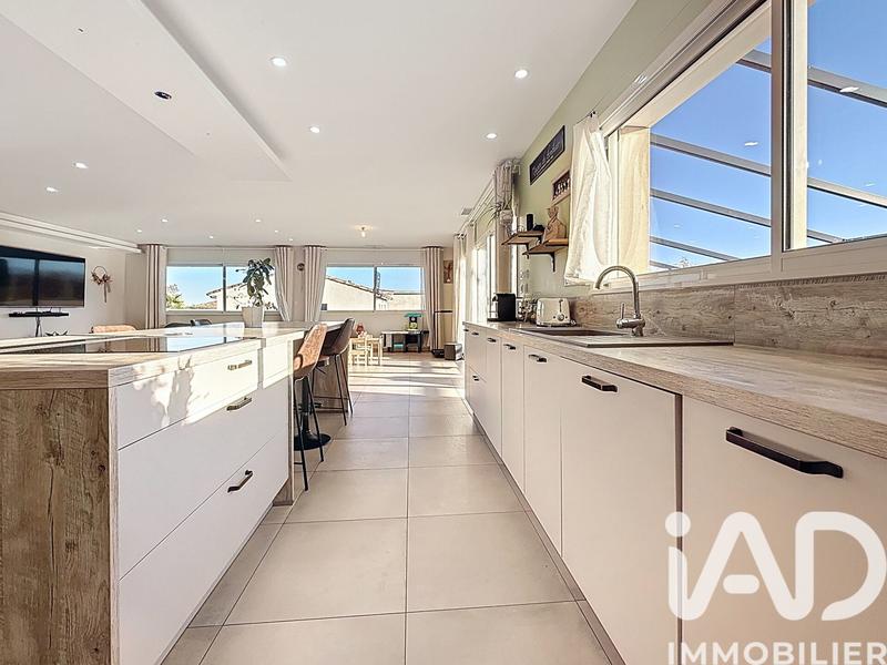 Maison - 200 m² - 8 pièces