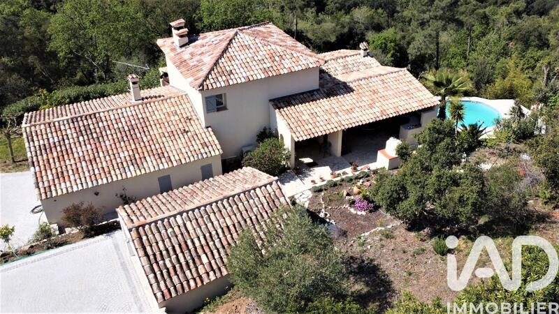 Maison - 328 m² - 8 pièces