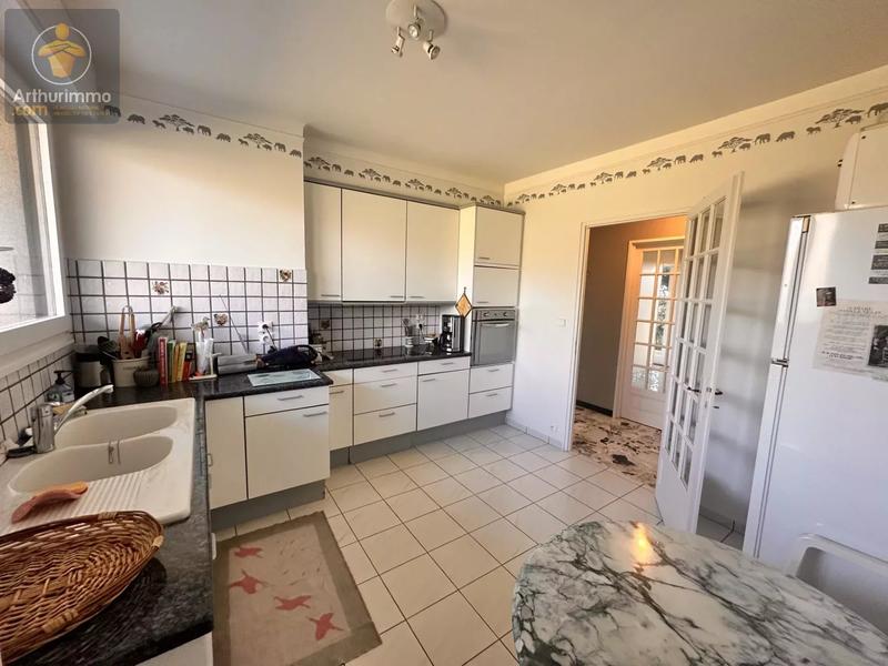 Maison - 300 m² - 8 pièces