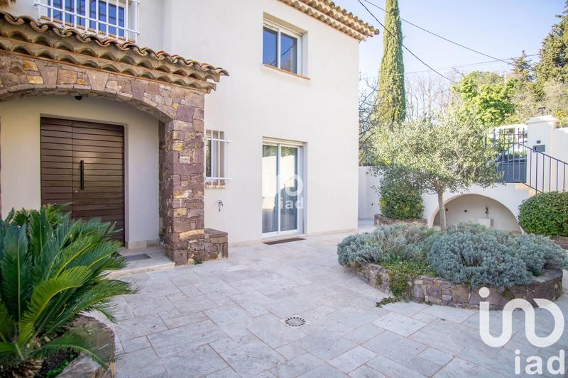 Maison - 315 m² - 14 pièces