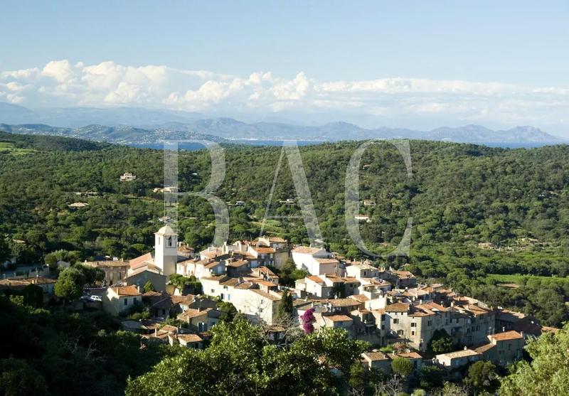 Propriété - 750 m² - 16 pièces