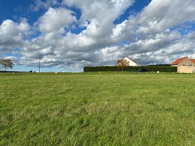 Terrain constructible - 710 m²