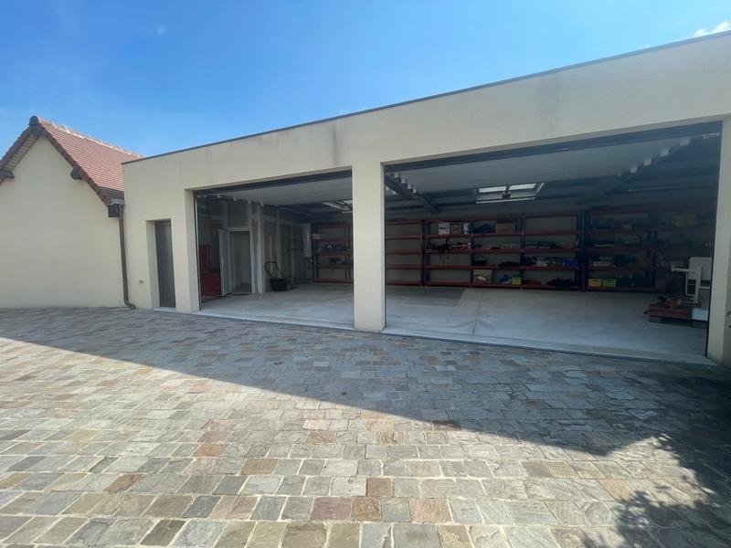 Propriété - 270 m² - 7 pièces