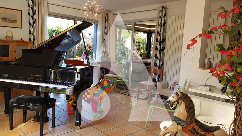 Maison - 182 m² - 7 pièces