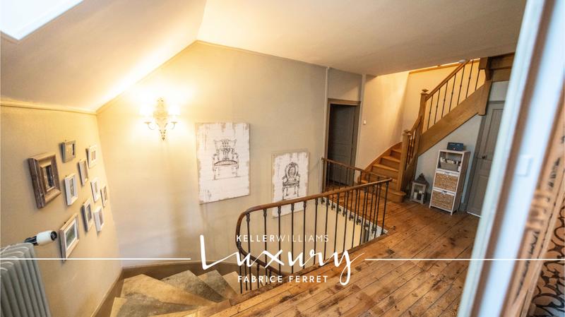 Maison - 465 m² - 14 pièces