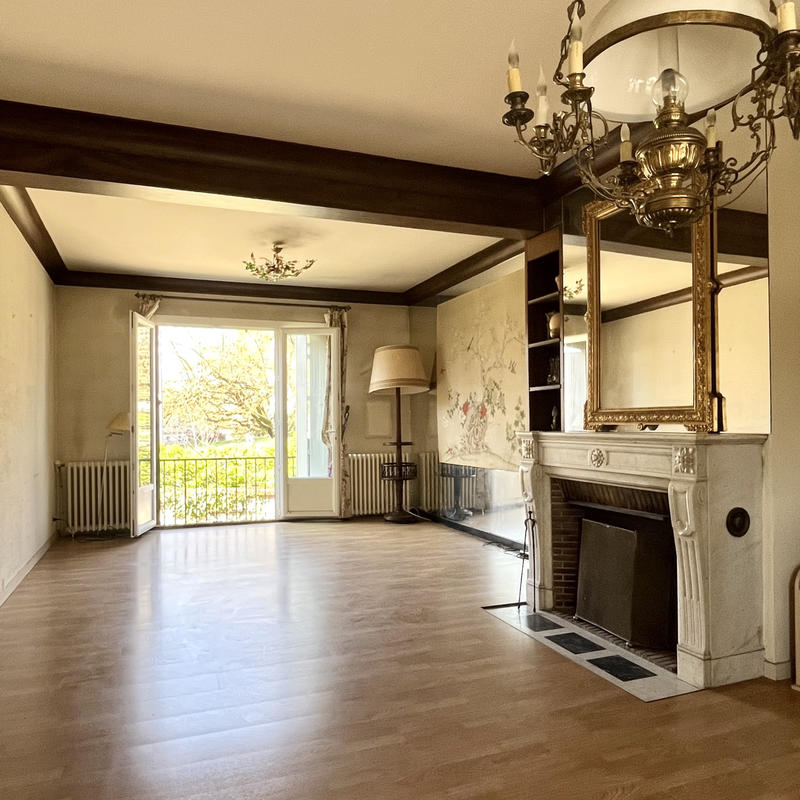 Maison - 220 m² - 8 pièces