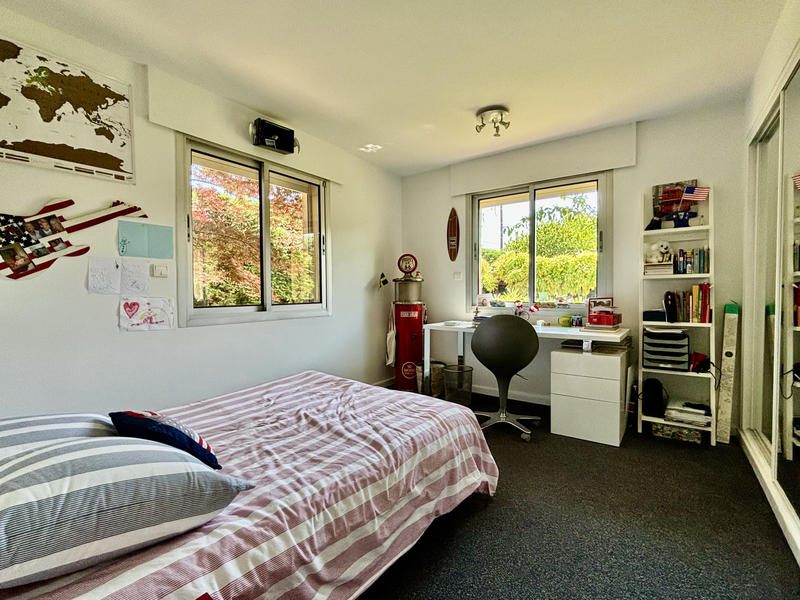 Villa - 282 m² - 8 pièces