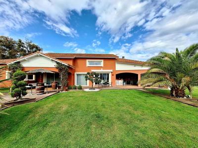 Maison - 250 m² - 2 pièces