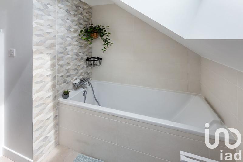 Maison - 198 m² - 9 pièces