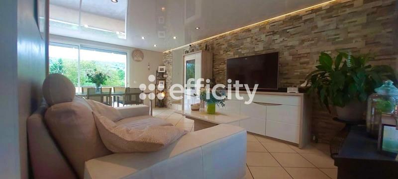 Maison - 213 m² - 9 pièces