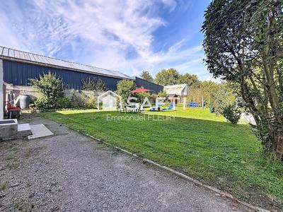 Maison - 234 m² - 8 pièces