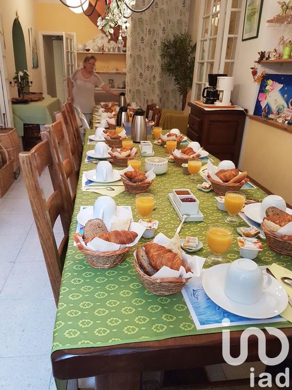 Maison - 480 m² - 16 pièces