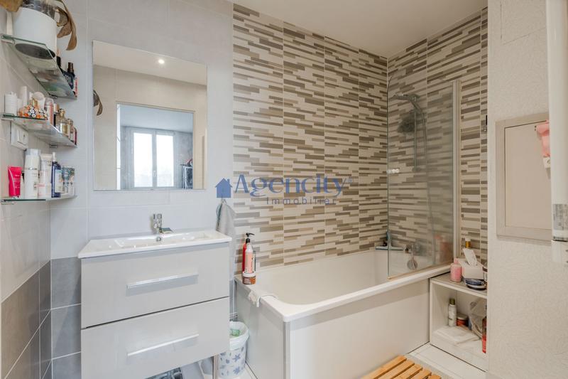 Appartement - 83 m² - 4 pièces