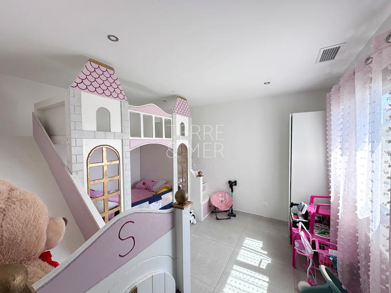 Maison - 170 m² - 5 pièces