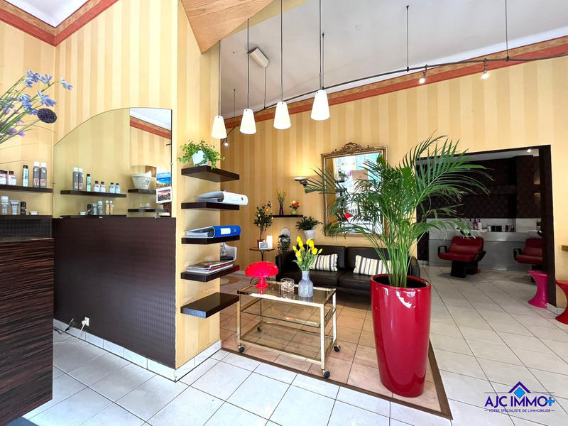 Fonds de commerce - Local commercial - 98 m²