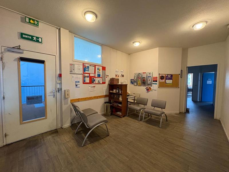 Local commercial - 470 m² - 15 pièces