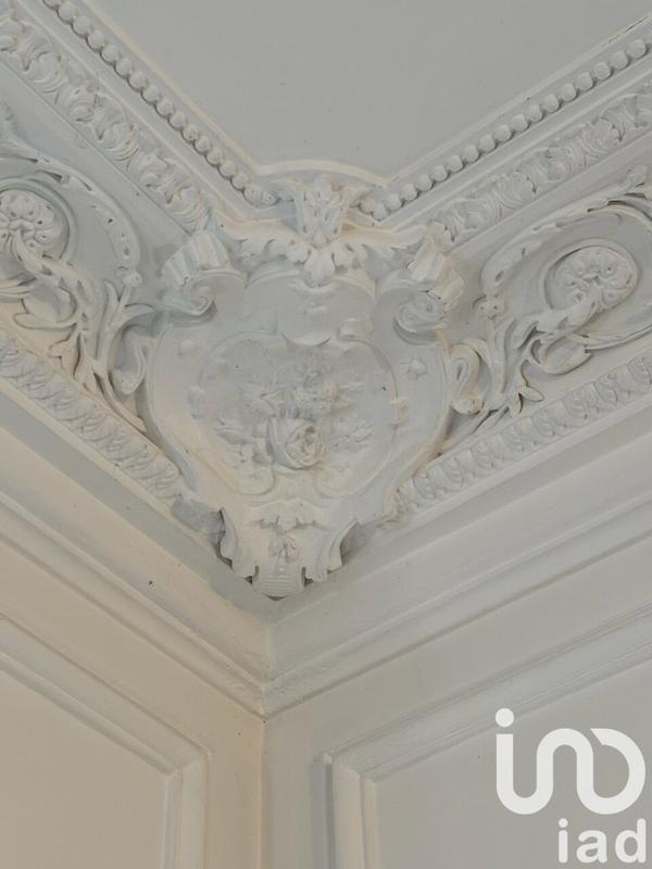 Maison - 238 m² - 9 pièces