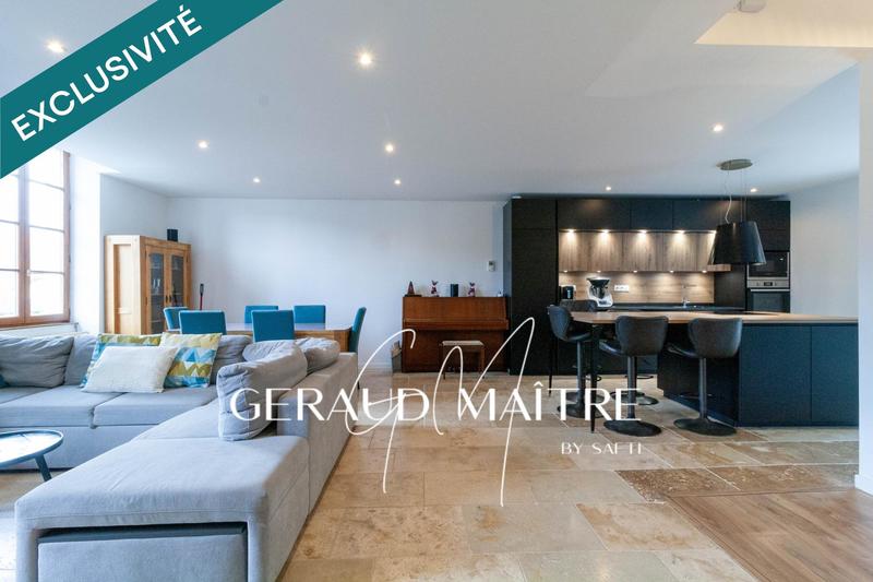 Maison - 242 m² - 10 pièces