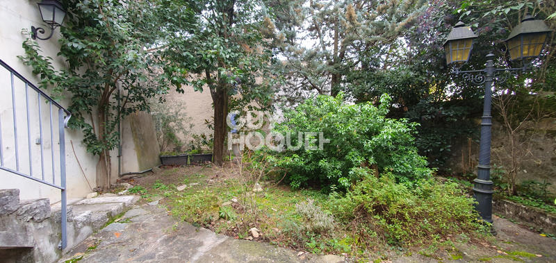 Maison - 260 m² - 7 pièces