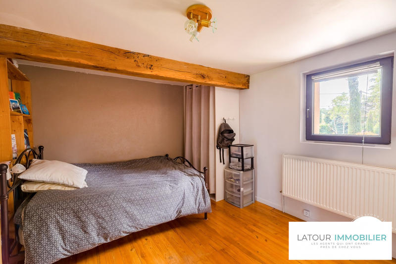 Maison - 220 m² - 10 pièces