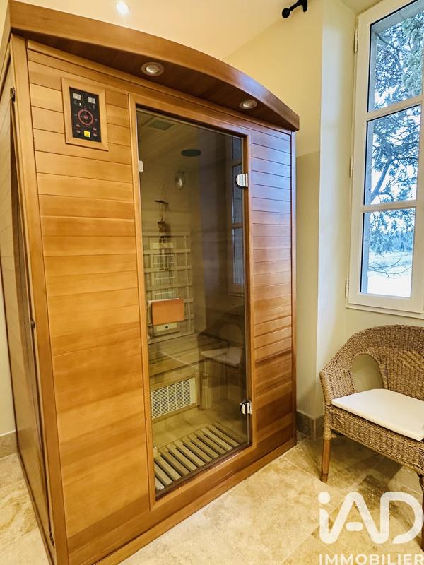 Maison - 332 m² - 8 pièces