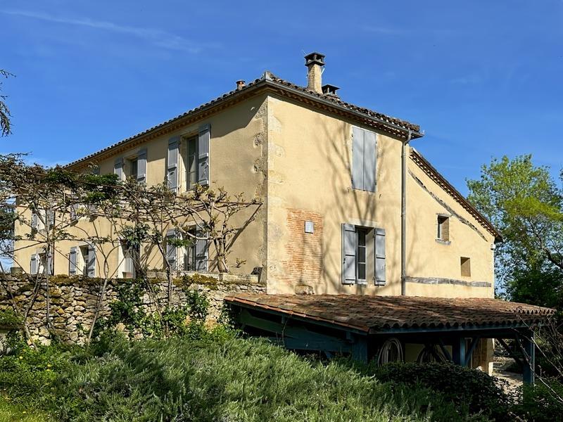 Maison en pierre - 222 m² - 9 pièces