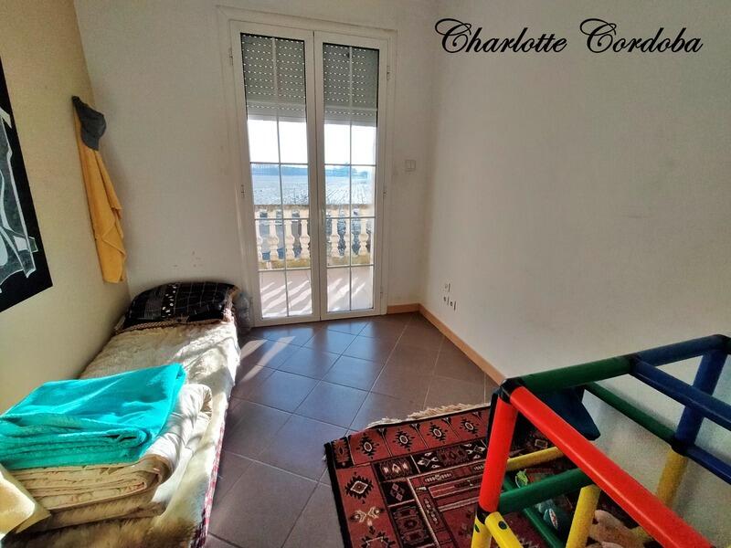 Maison - 233 m² - 8 pièces