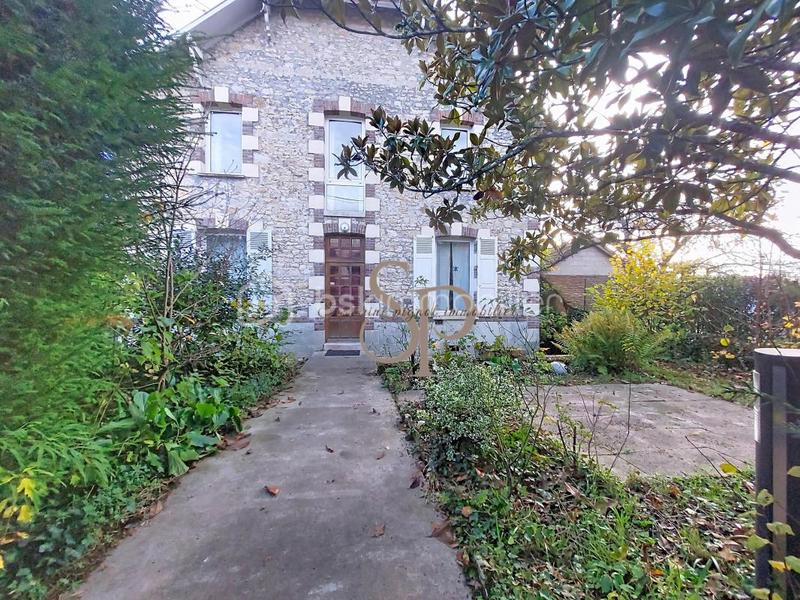 Maison en pierre - 190 m² - 8 pièces